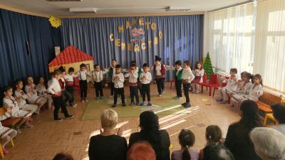 ВЪВЕДЕНИЕ БОГОРОДИЧНО - ДЕН НА ХРИСТИЯНСКОТО СЕМЕЙСТВО И МЛАДЕЖ!  - ДГ Ралица - Кричим