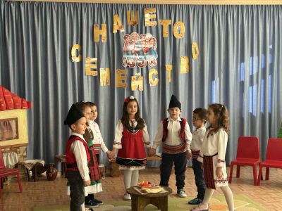 ВЪВЕДЕНИЕ БОГОРОДИЧНО - ДЕН НА ХРИСТИЯНСКОТО СЕМЕЙСТВО И МЛАДЕЖ!  - ДГ Ралица - Кричим