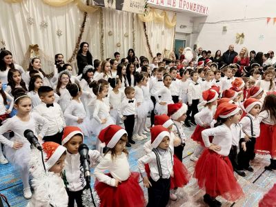 Коледно тържество 21.12.23 г. - ДГ Ралица - Кричим