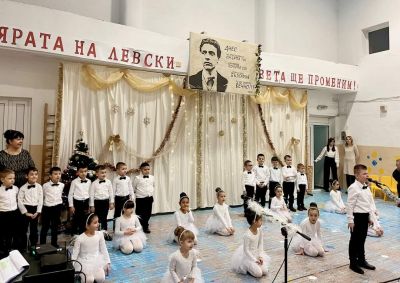 Коледно тържество 21.12.23 г. - ДГ Ралица - Кричим