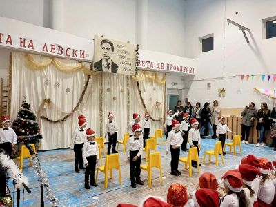 Коледно тържество 21.12.23 г. - ДГ Ралица - Кричим